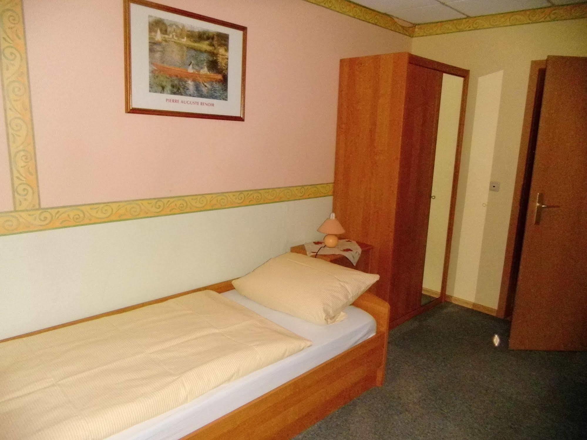 Hotel-Garni "Hof Von Hannover" Wittmund Εξωτερικό φωτογραφία