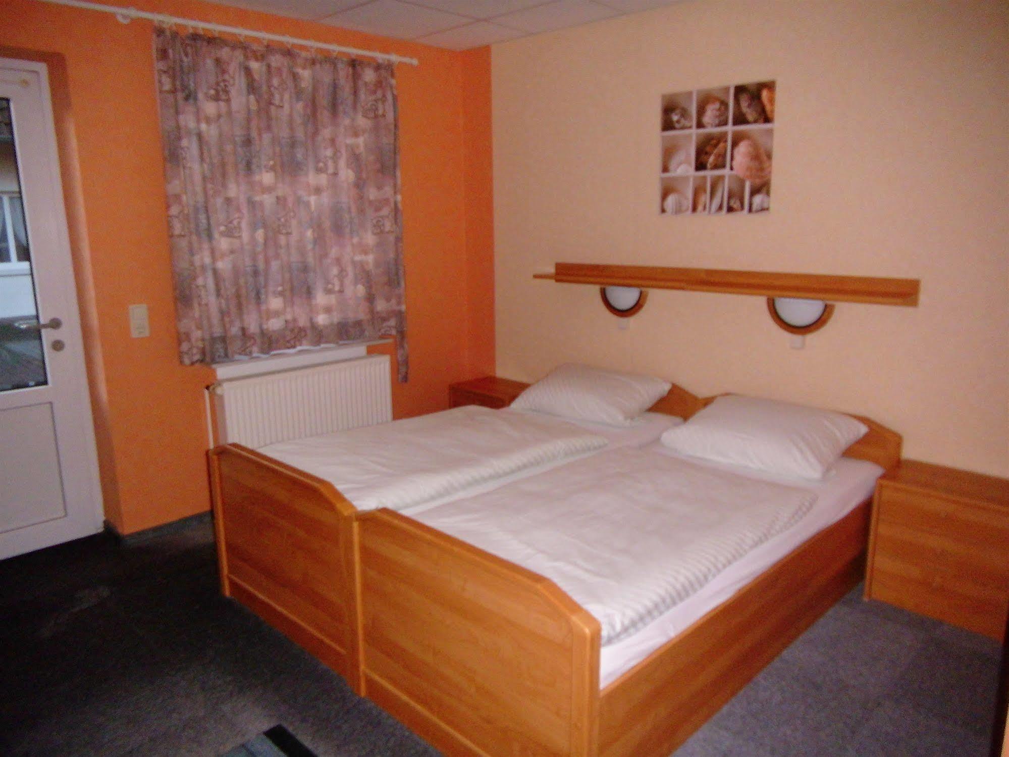 Hotel-Garni "Hof Von Hannover" Wittmund Εξωτερικό φωτογραφία
